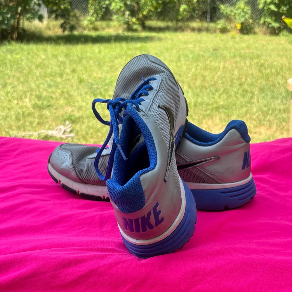 Nike Silver and Blue Men’s Running Shoes